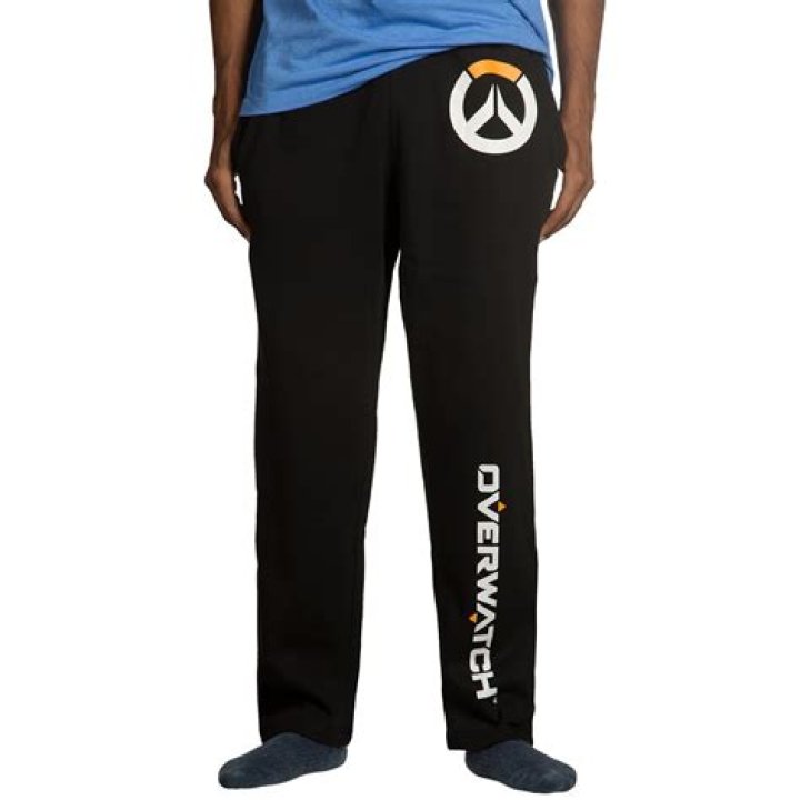 Jinx is trying to replace your entire wardrobe with Overwatch swag