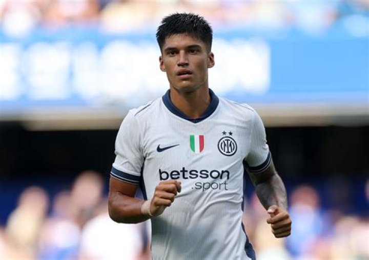 Joaquín Correa with knee discomfort, no injury for Argentina
