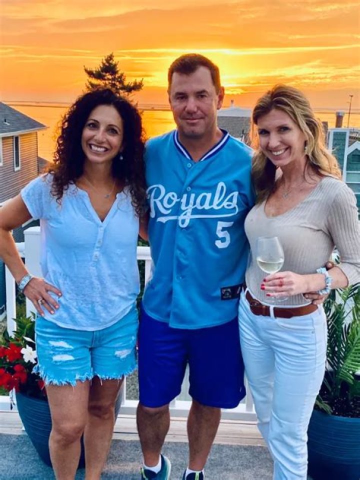 Joe Concha Wife, Net Worth, Age Born【 Wikipedia Bio 】Birthday, Salary