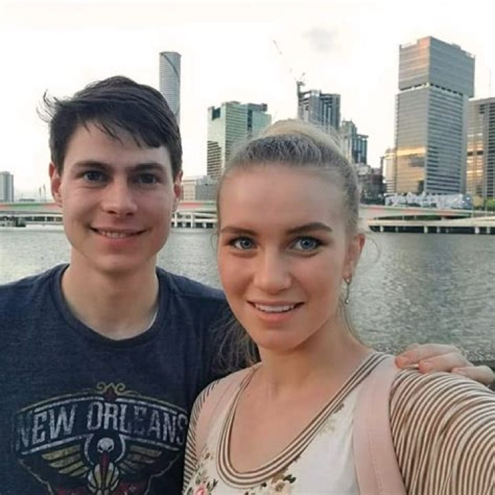 Josh and Aleksandra(90 Day Fiancé: Self-Quarantined) Bio, Age, Real Names, Net Worth