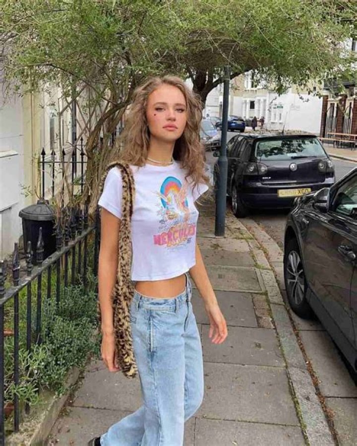 Julia Gisella Net Worth: A Comprehensive Analysis Of Her Financial Success