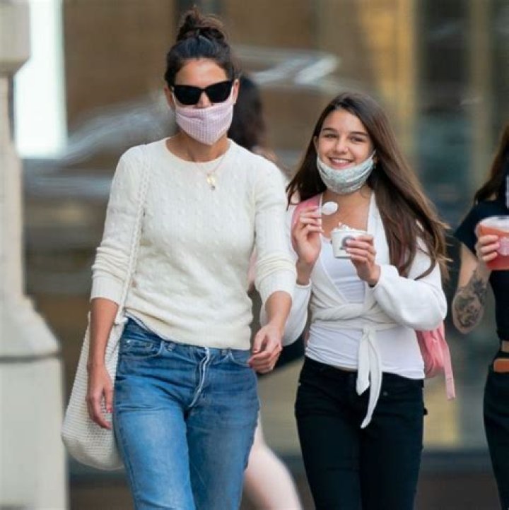 Katie Holmes' Daughter: A Glimpse Into The Life Of Suri Cruise