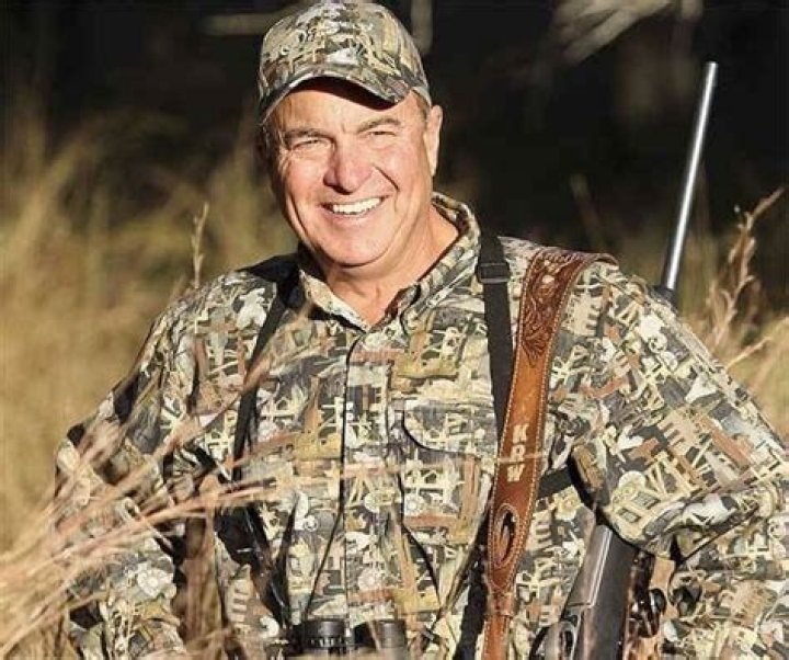 Keith Warren Hunting Net Worth | Bio, Family, Address, Career
