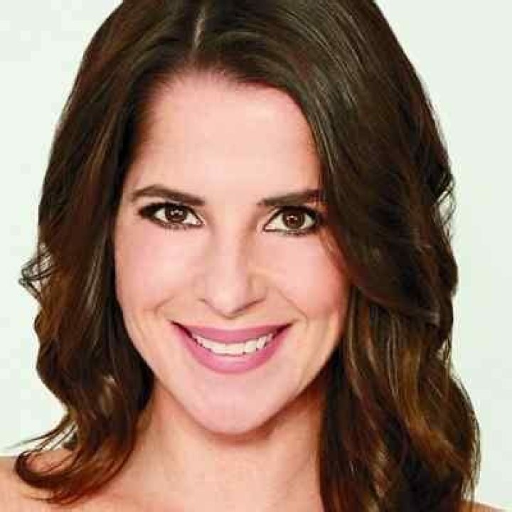 Kelly Monaco - Bio, Age, Net Worth, Height, Single, Nationality, Body Measurement, Career