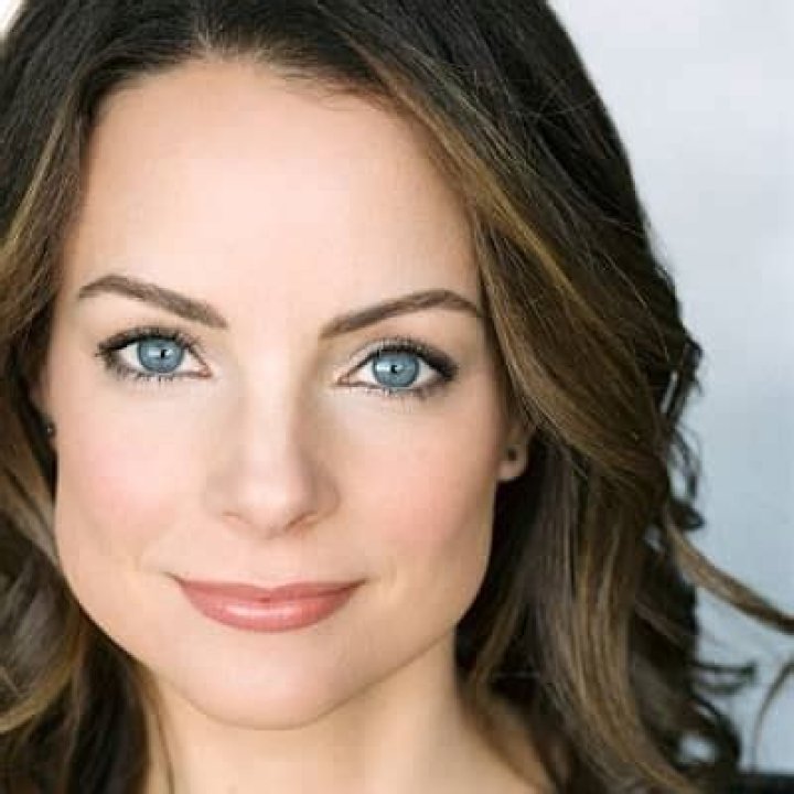 Kimberly Williams-Paisley - Bio, Net Worth, Career, Married, Facts