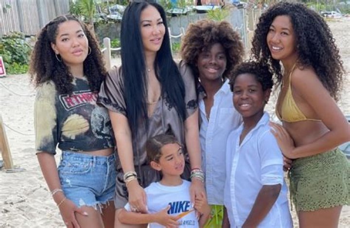 KIMORA LEE SIMMONS CELEBRATES HER SONS AND DAUGHTERS IN SWEET POSTS