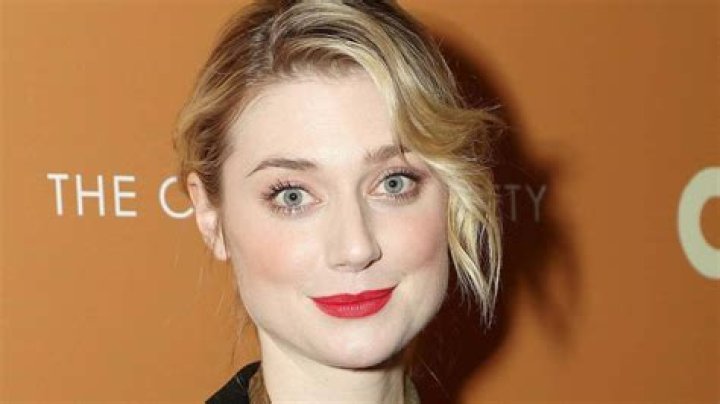 Know Elizabeth Debicki’s Eye Color, Height, And Weight