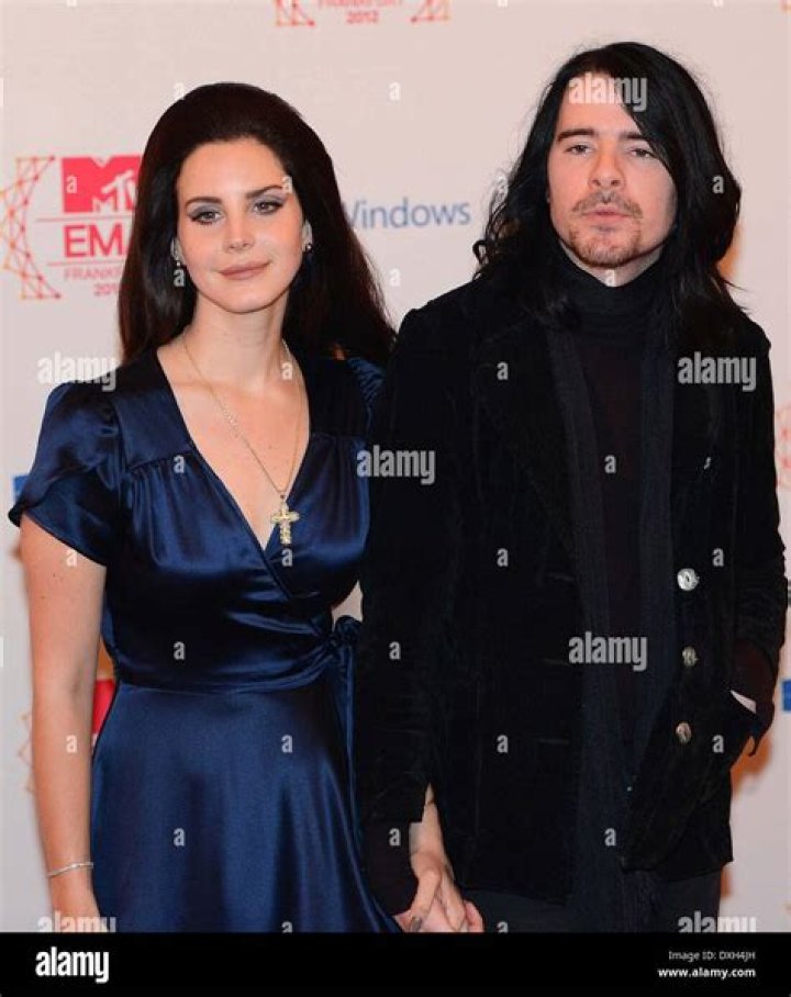 Lana Del Rey And Barrie-James O'Neill: A Deep Dive Into Their Relationship