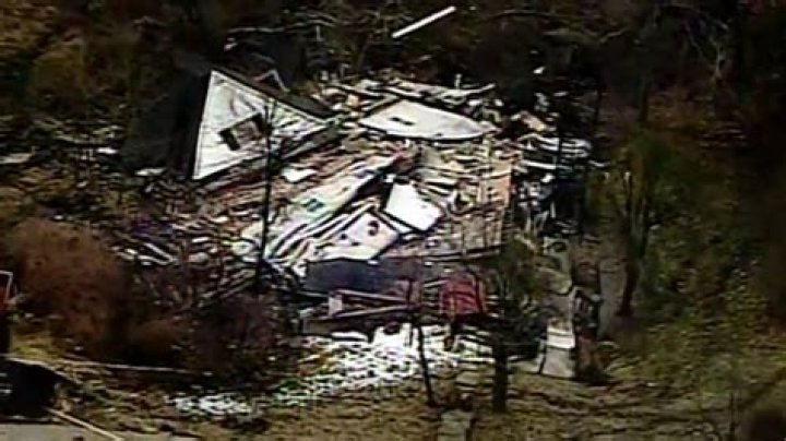 Landslide causes house collapse in Pittsburgh