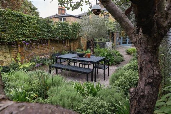 	LES JARDINS LOOKS, FEELS LIKE A REAL NEIGHBORHOOD	