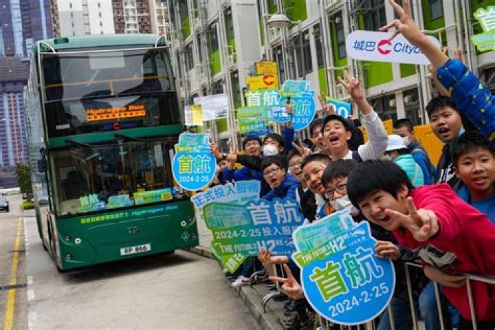 Letter | Electric or hydrogen-powered buses? Hong Kong needn’t choose