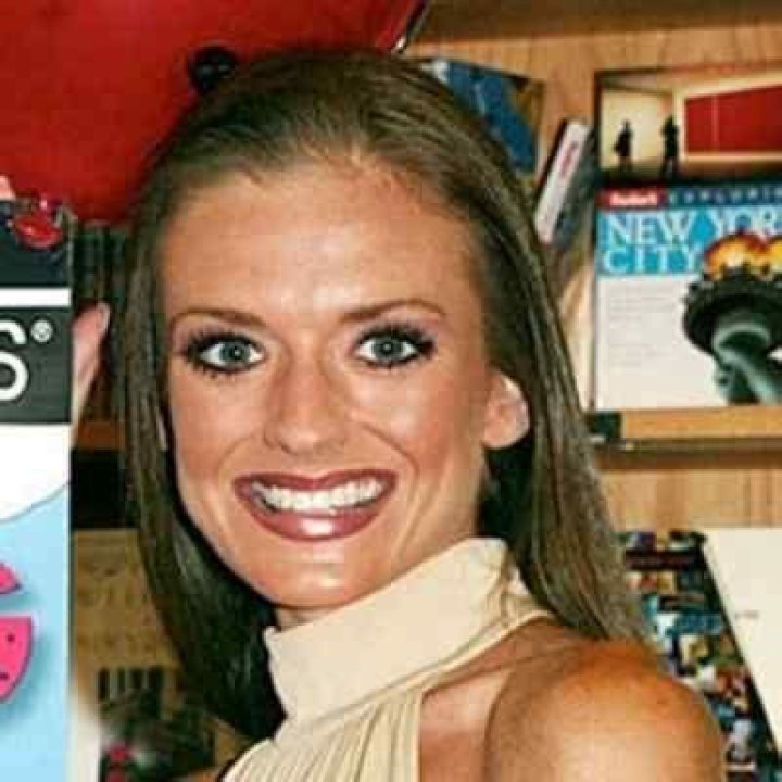 Linda Ripa - Bio, Age, Net Worth, Height, Married, Nationality, Body Measurement, Career