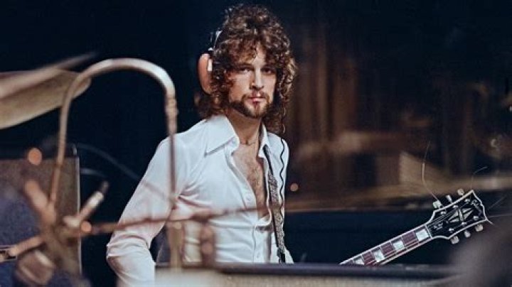 Lindsey Buckingham facts: Fleetwood Mac singer's age, wife, children and net worth...