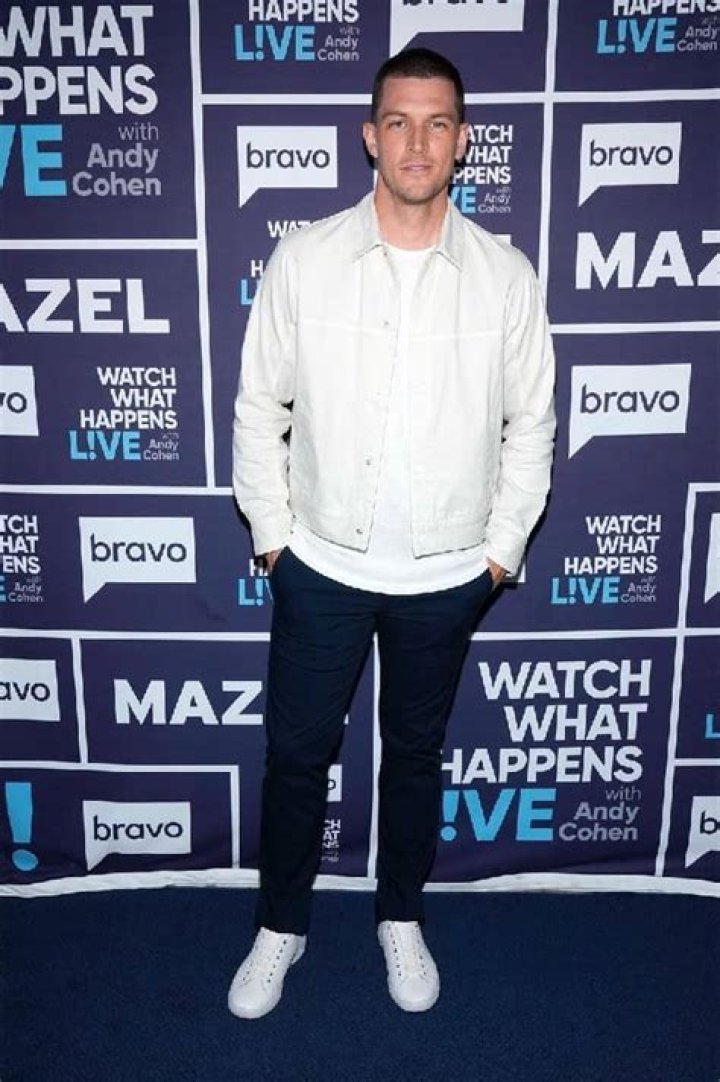 Logan Macrae - Bio, Age, Height, Net Worth, Facts, Nationality