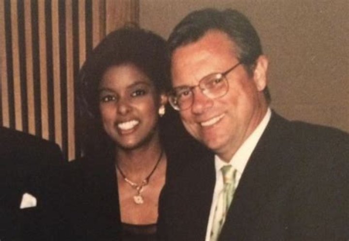 Lori Stokes Bio, Age, Height, Husband, Salary, Net Worth, WNYW