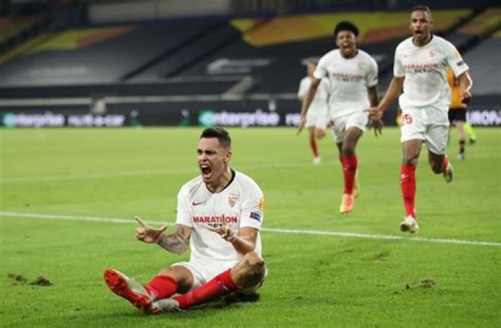 Lucas Ocampos scores winner for Sevilla vs. Wolves in Europa League