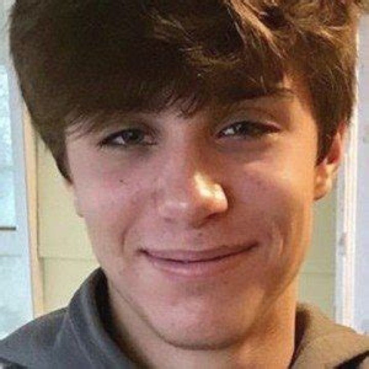 Luke Singletary - Bio, Age, Net Worth, Height, Single, Nationality, Career