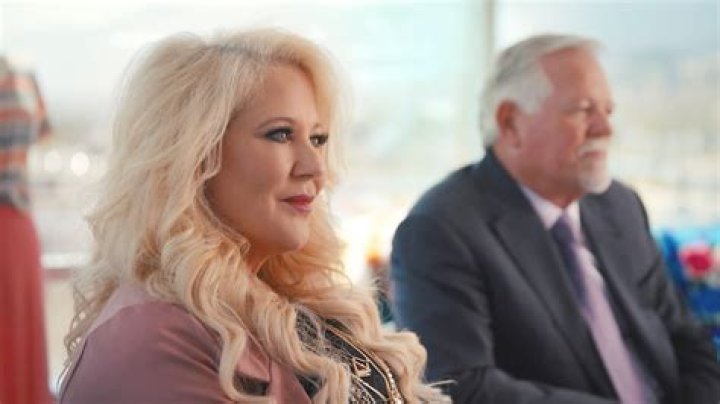 LuLaRoe Owner DeAnne Stidham's Net Worth is Surprisingly Only $10 Million in 2021