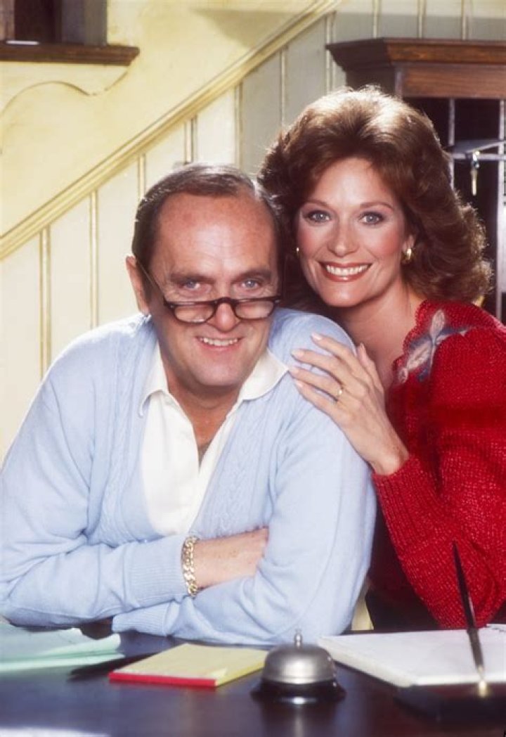 	M. FRANN, PLAYED WIFE IN NEWHART	