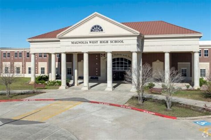Magnolia West High School - Magnolia