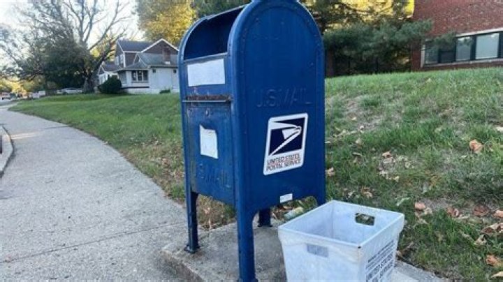 	Mailboxes disappearing from South Florida as Postal Service struggles with deficit	