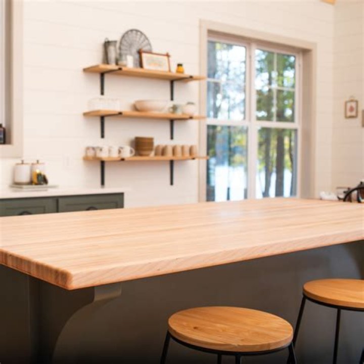 Maple Island Top
– Laurel Mercantile