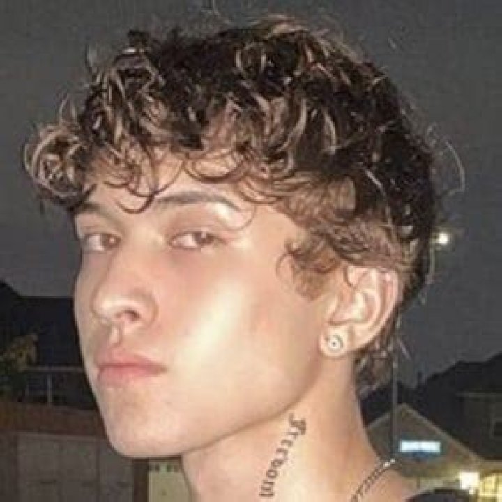 Mathew Valenzuela - Bio, Age, Net Worth, Single, Nationality, Career, Wiki