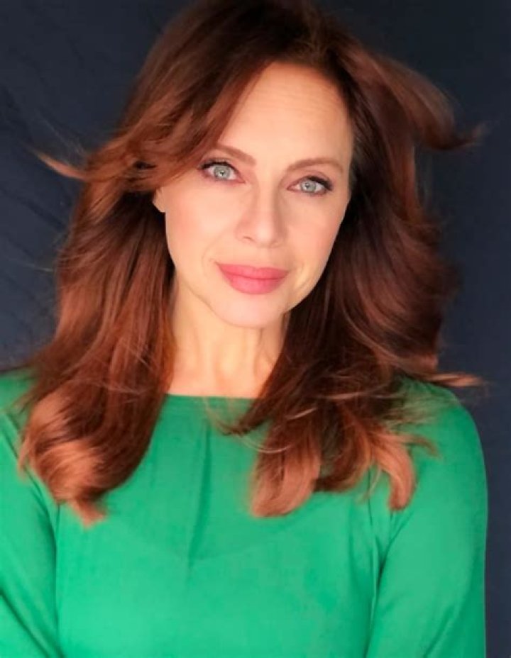 Melinda Clarke Biography