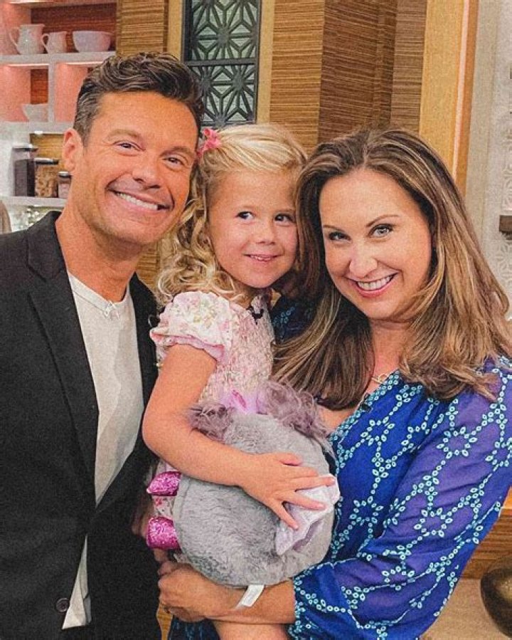 Meredith Seacrest (Ryan Seacrest Sister) Baby, Husband, Net Worth, Job
