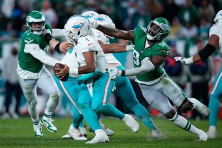 
Miami Dolphins |	Dave Hyde: What the Dolphins should learn from a beatdown in Philadelphia	
