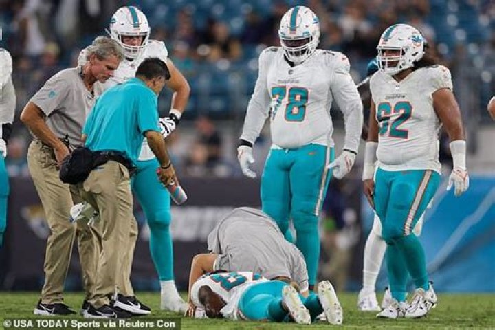 
Miami Dolphins |	Dolphins’ Daewood Davis conscious, moving after being carted off field following big hit	