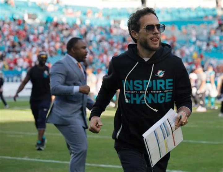 
Miami Dolphins |	Game time: Fast facts, odds, injury report and key info for Dolphins vs. Patriots	