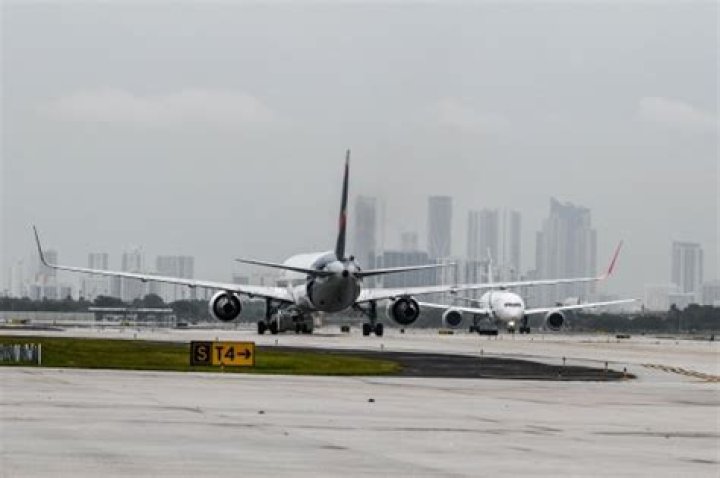 	Miami International Airport partially shut down for 2 hours while bomb squad investigated ‘suspicious boxes’	
