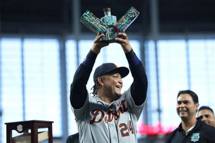
Miami Marlins |	Marlins honor Miguel Cabrera, then squeeze past Tigers in eighth inning	