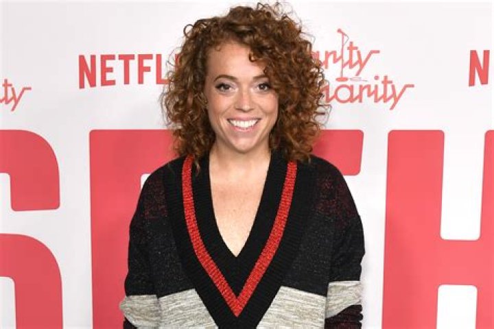 Michelle Wolf - Bio, Age, Net Worth, Height, Single, Nationality, Body Measurement, Career