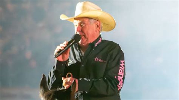 	Mike Mathis Obituary-Death News; Longtime Rodeo Announcer, Mike Mathis Passes Away Tragically	
