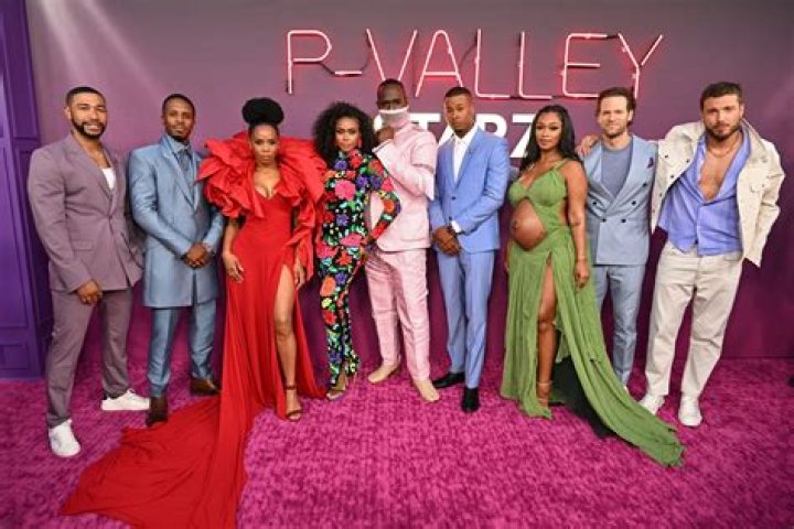 MIRACLE WATTS SHOWS OFF BABY BUMP AT ‘P-VALLEY’ PREMIERE