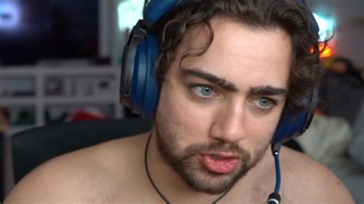 Mizkif reveals he considered quitting Twitch due to mental health issues