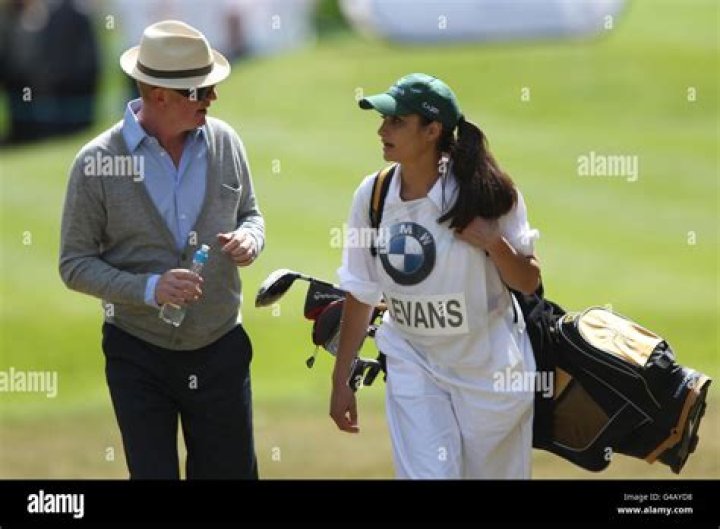 Natasha Shishmanian Wikipedia, Age, Golf, Wiki【 Chris Evans Wife 】