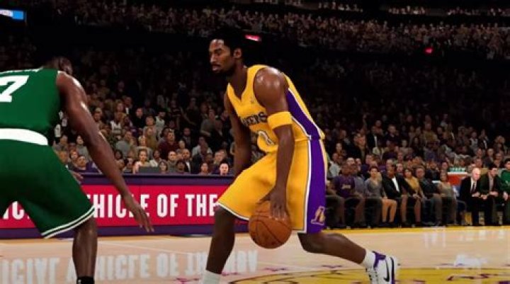 NBA 2K21: How to Change Clothes & Shoes