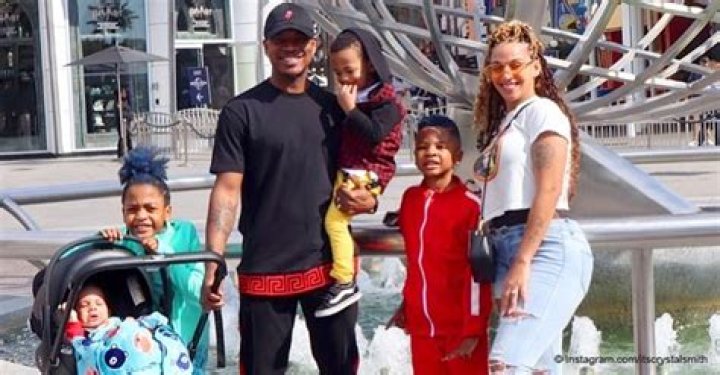 NE-YO, WIFE AND KIDS HAVE SOME SPRING BREAK FUN
