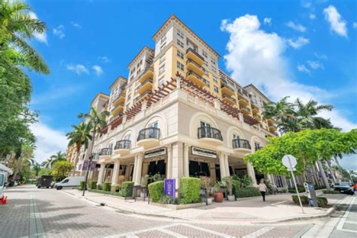 	Nearly 300 apartments planned for Royal Palm Place in downtown Boca	