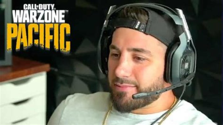 NICKMERCS doubles down on Warzone criticism & pledges to “immaculate” Apex Legends