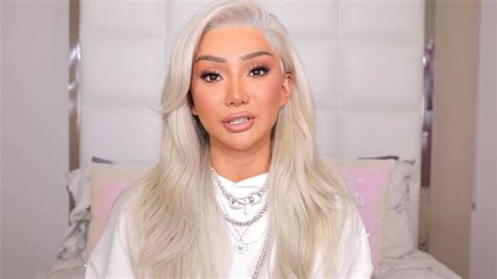 Nikita Dragun drags critics accusing her of using too much Facetune