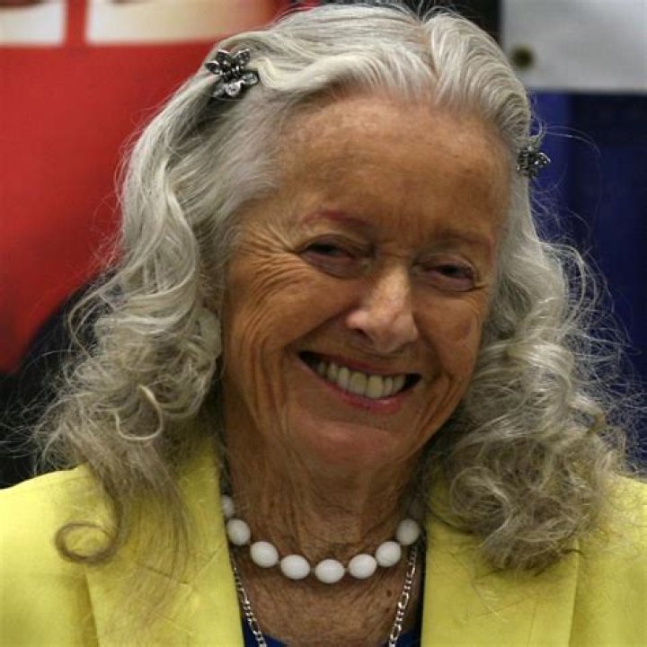 Noel Neill - Bio, Net Worth, Height