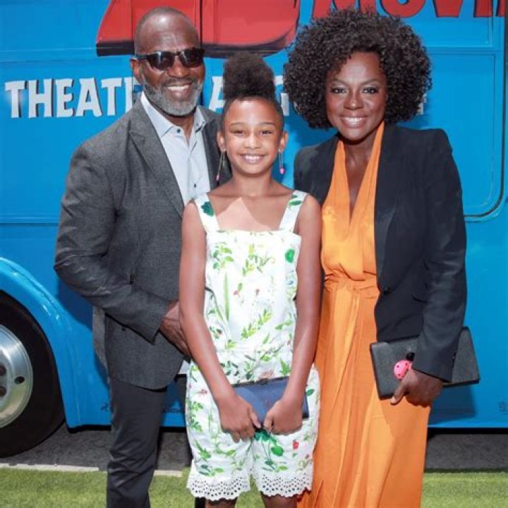 OMAR EPPS’ OLDEST DAUGHTER GOES TO PROM