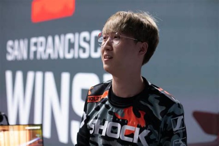 Overwatch League pro Viol2t suspended and fined for multiple toxic slurs