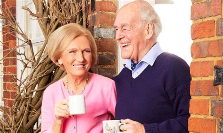 Paul J.M. Hunnings Biography, Age, Wife, Career, Net worth