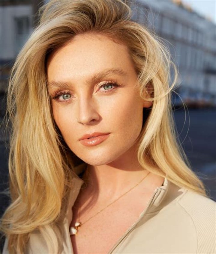 Perrie Edwards Vermögen
