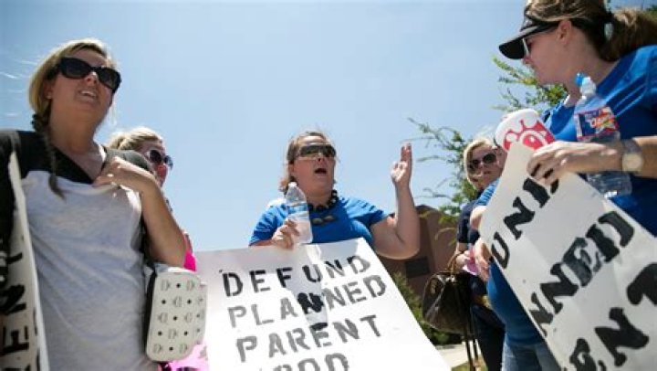 	Planned Parenthood protest draws more than 200 in Pembroke Pines	